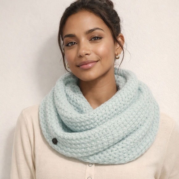 BCBG Accessories - BCBG Light Green Knit Waffle Scarf Multi Use Headcover Infinity COZY Thick